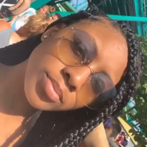 Meet your Posher, Carl - Picture 1 of 1